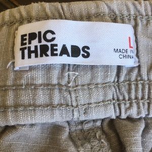 Epic Thread silver cargo shorts kids large